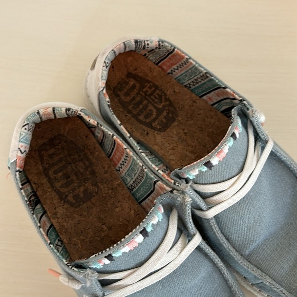 Hey Dude Chambray with Aztec Print. Size 8 - Picture 6 of 10